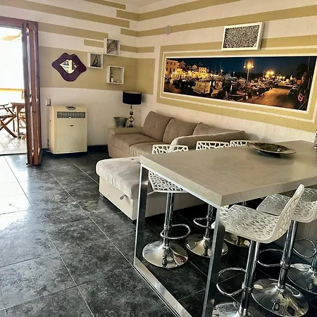 Vista Mare Con Posto Barca E Posto Auto Coperto Apartamento